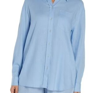 GAP Women's Light Blue Button Down Shirt